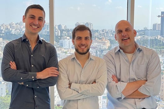 הנהלת רייזור לאבס, מימין לשמאל: תומר סרולביץ׳, רז רודיטי, מיכאל זולוטוב, צילום: באדיבות רייזור לאבס